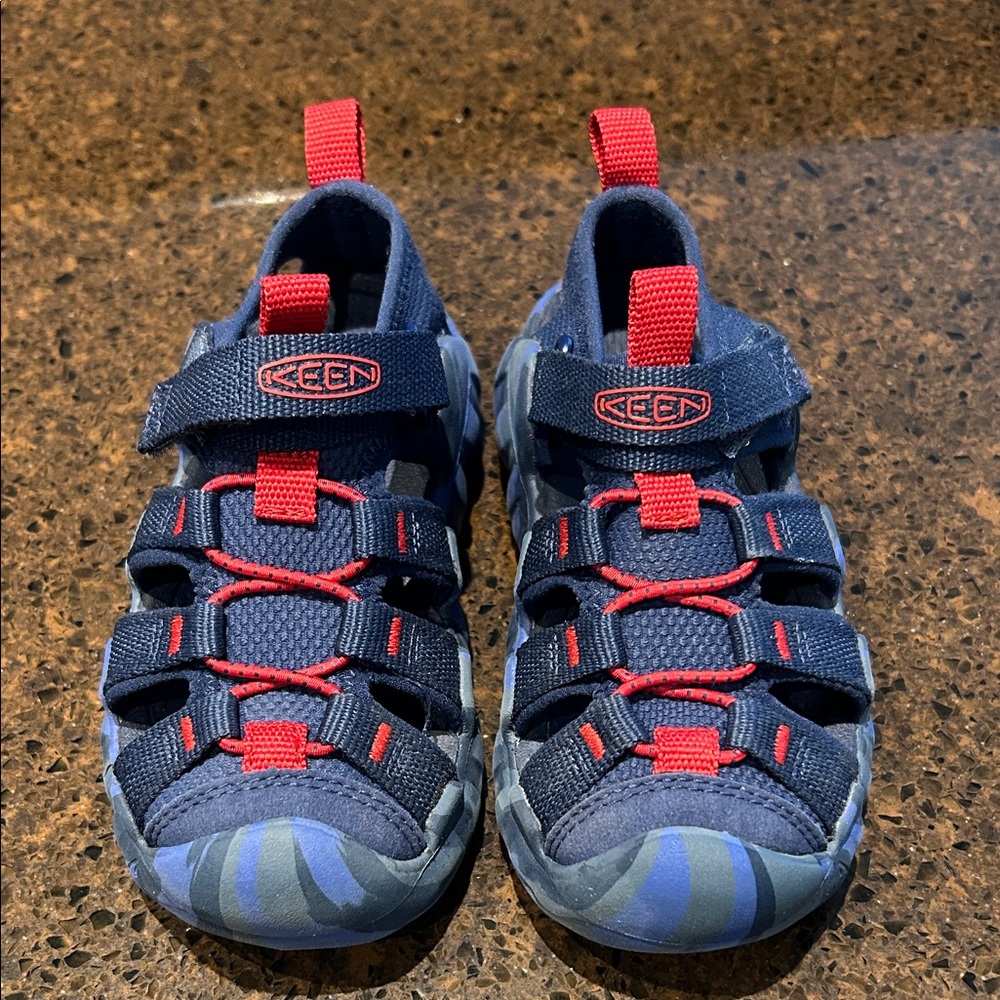 Keen hyperport H2 toddler size 10 Blue and Red Sandals